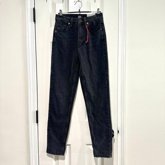 Urban Outfitters Denim - 🩷3/$15🩷 BDG Urban Outftters Mom High Waivht Tapered Leg Denim Jeans, 26